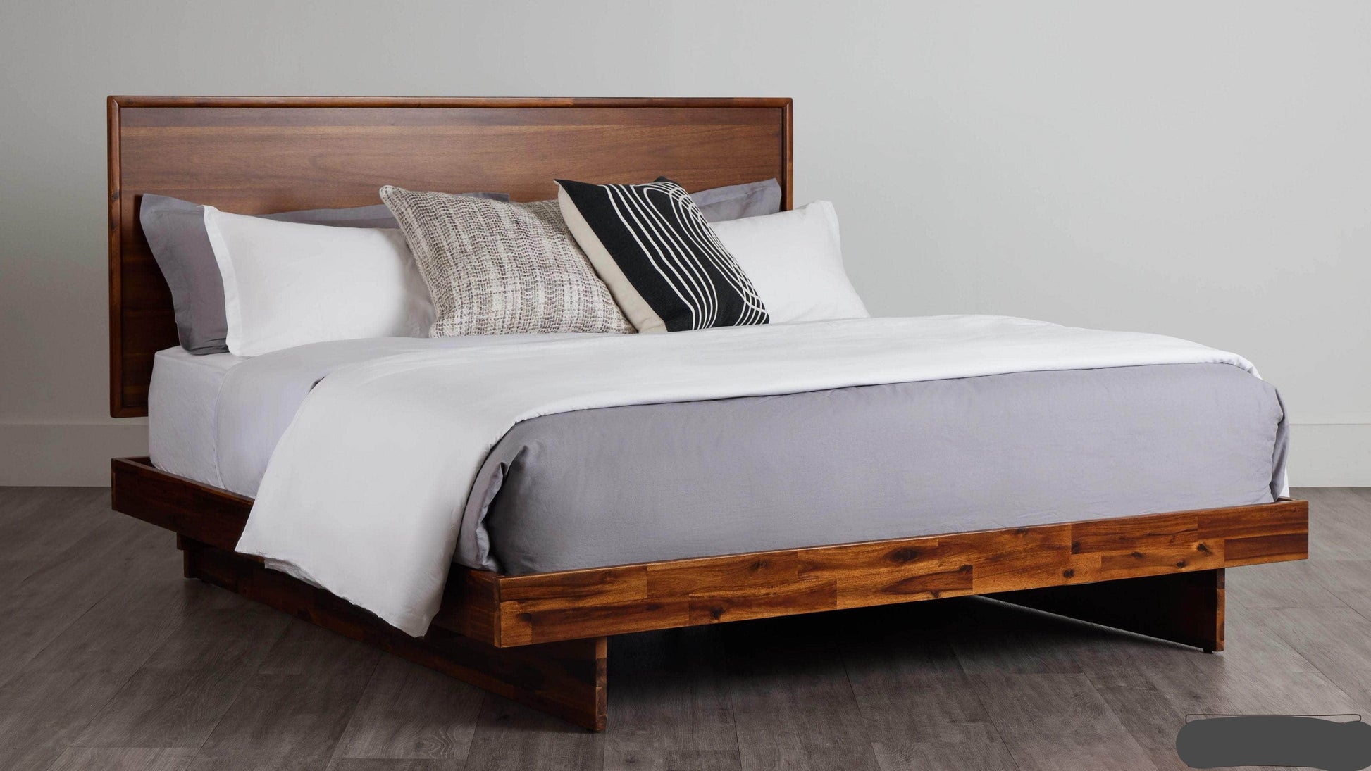 Rustic Classics Queen Jasper Reclaimed Wood Platform Bed in Brown - Available in 2 Sizes